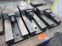 Hydraulic machine vice