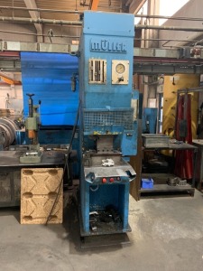 MÃ¼ller-Weingarte C40.1.100-S, C-type hydraulic Press