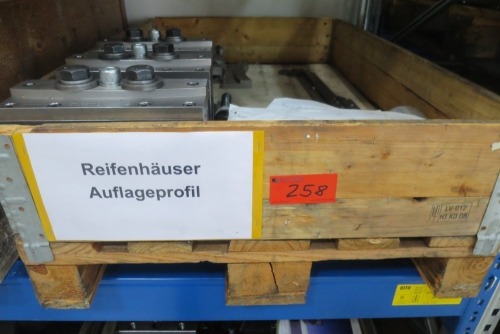 Clamping device Reifenhäuser support profile