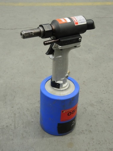 Huck 245/256 Pneumatic Riveter