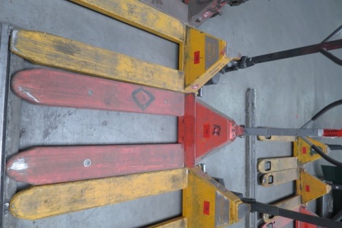 Gruma hand-guided pallet truck #159