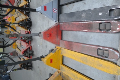 Gruma hand-guided pallet truck #198