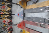 hand-guided pallet truck #199