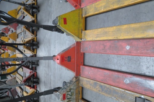 Gruma hand-guided pallet truck #214