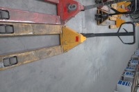 hand-guided pallet truck #270