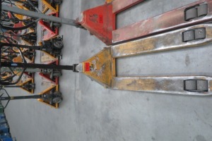 Fetra hand-guided pallet truck #314