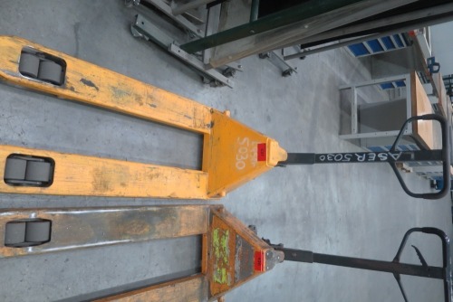 Jungheinrich hand-guided pallet truck #437