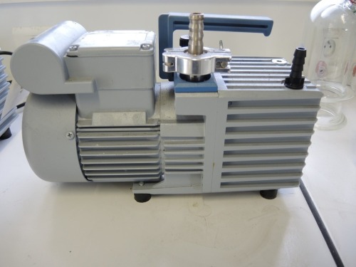 Vacuubrand Model RZ 2.5 Rotary Vane Vacuum Laboratory Pump