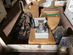 1x Steel Box with NEW Electric Hydraulic pumps and accessories