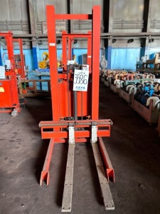 1x USED Electric Pallet Stacker (Manual Forklift)
